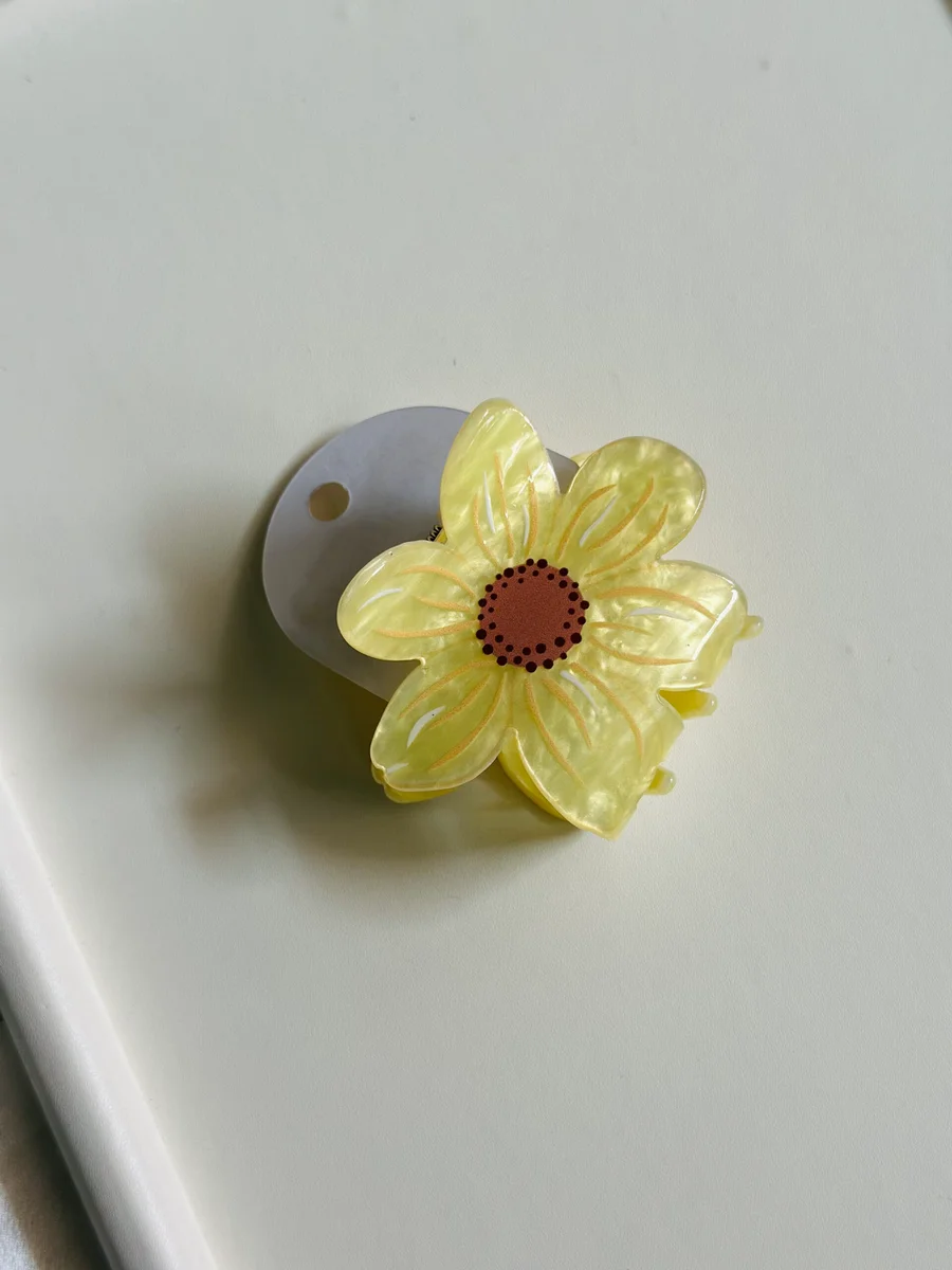 Daisy Claw Clip