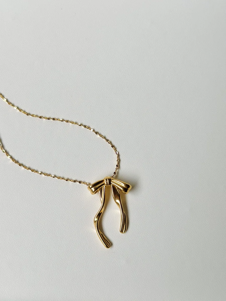 Amora Necklace