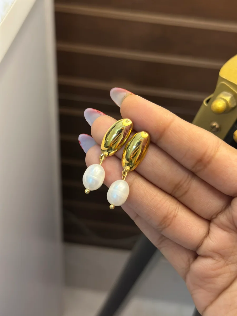 Pari Earrings