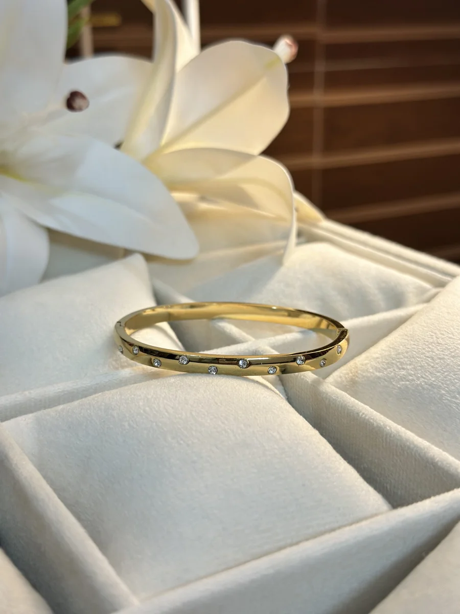 Classic Oval Bracelet 2