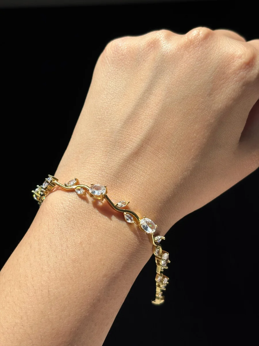 White Tulip Bracelet 2
