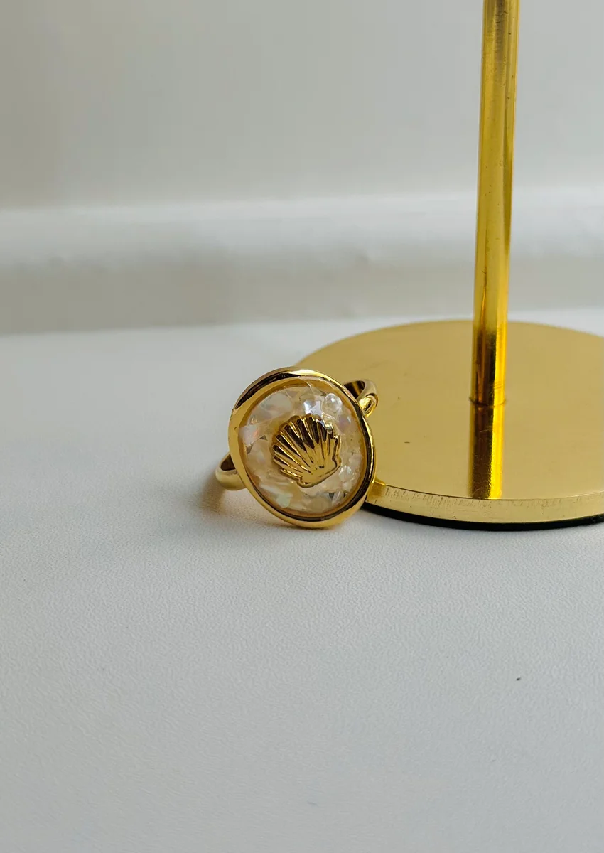 Luna Shell Ring
