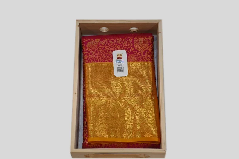Beautiful Dark Pink Kanchipuram Silk Saree with Rich Gold Zari Border