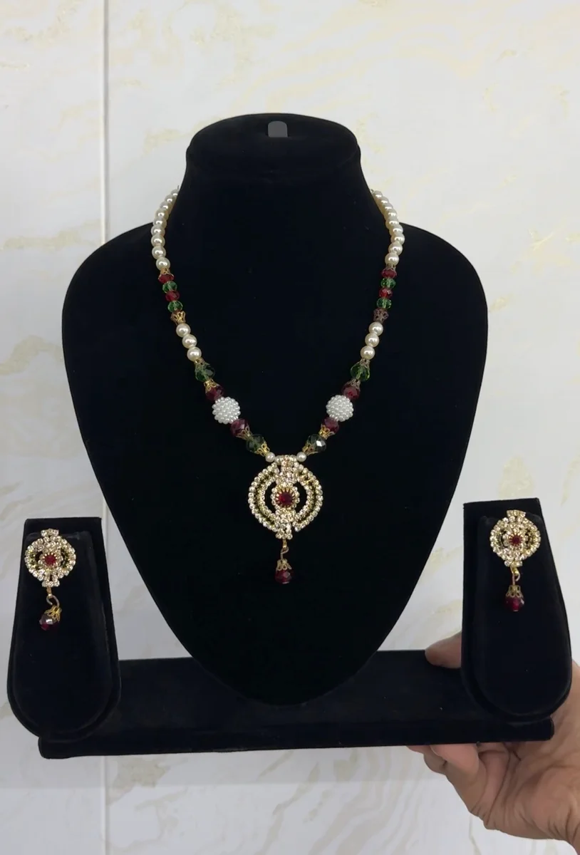 Royal Pearl Ruby Green Beaded Necklace Set