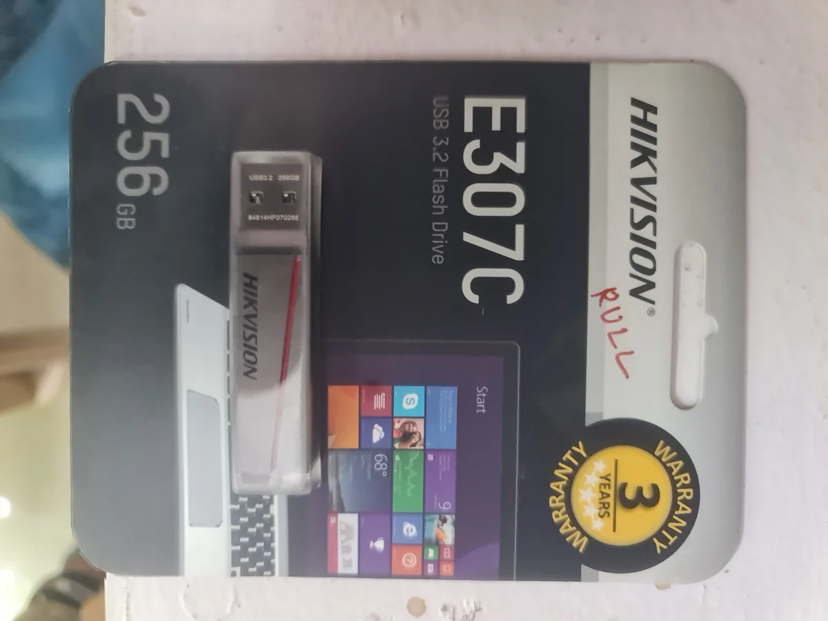 Hikvision 256 pendrive E 307C