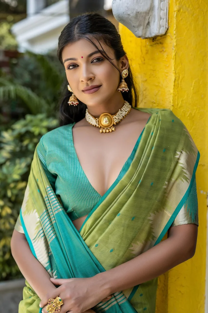 WhatsApp 📞 +917698385113 www.Laavsee.com __ LV202CN151026-1 ✨ Elisha Pyramid – Semi Tussar Silk Saree with all-over Bandhani Butti weaves, traditional temple b