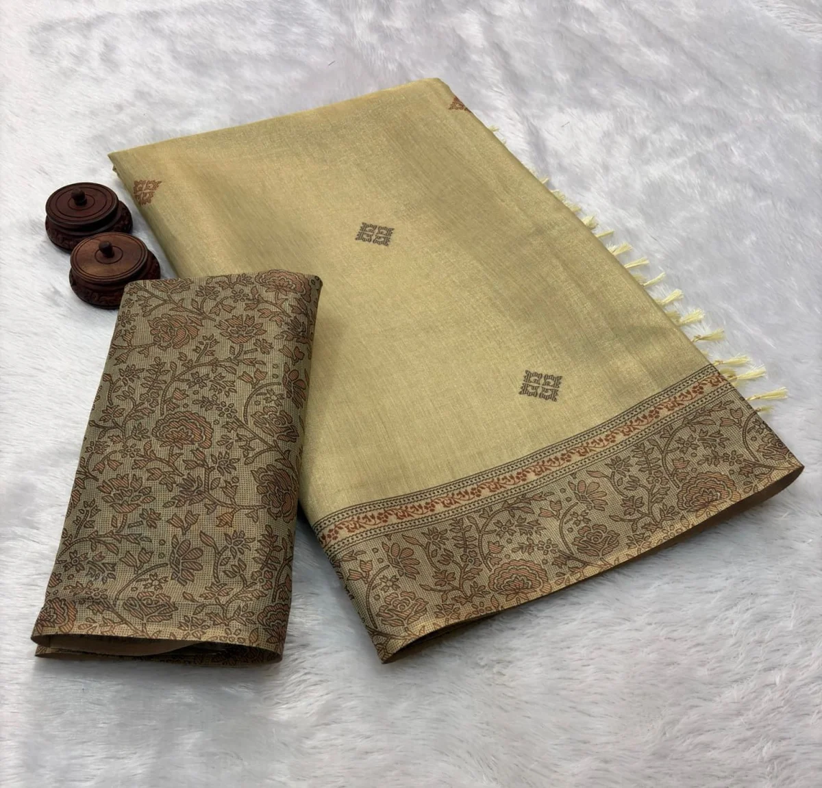 VARTIKA – Soft and shiny Erode Zari Silk with Zari weaving border, two-tone fabric, beautiful Zari-style digital print & attractive tassels on pallu | Blouse: S