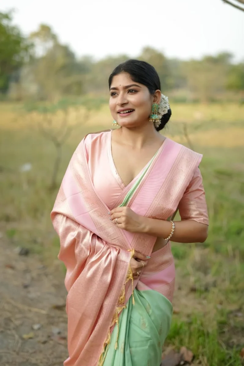 KANCHI BORDER 112 – Premium soft Kanjivaram silk saree with fine Zari weaving pattern by www.Laavsee.com