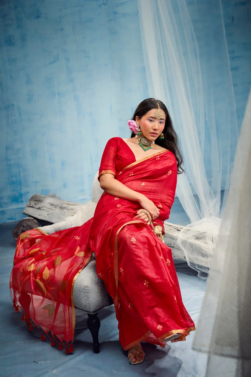 LV248CN151026-2 — Indriya - Series : 001 TO 004 , Saree : Munga Cotton Handloom Weaving , Blouse : Munga Cotton Handloom Weaving , Occasion : Festival wear, Car