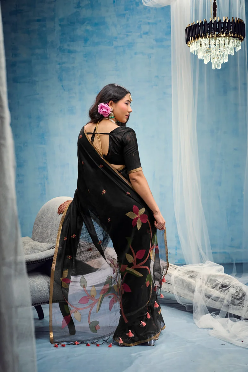 LV248CN151026-2 — Indriya - Series : 001 TO 004 , Saree : Munga Cotton Handloom Weaving , Blouse : Munga Cotton Handloom Weaving , Occasion : Festival wear, Car