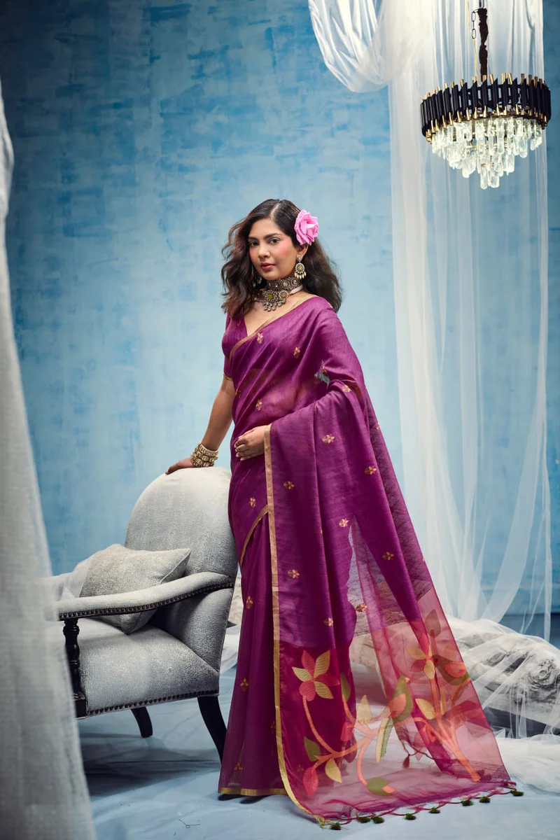 LV248CN151026-2 — Indriya - Series : 001 TO 004 , Saree : Munga Cotton Handloom Weaving , Blouse : Munga Cotton Handloom Weaving , Occasion : Festival wear, Car