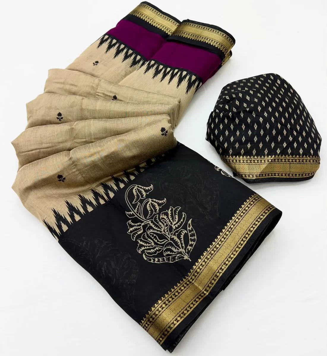 Soft Mul Cotton Saree with unique print, beautiful pallu & Zari border + matching blouse piece