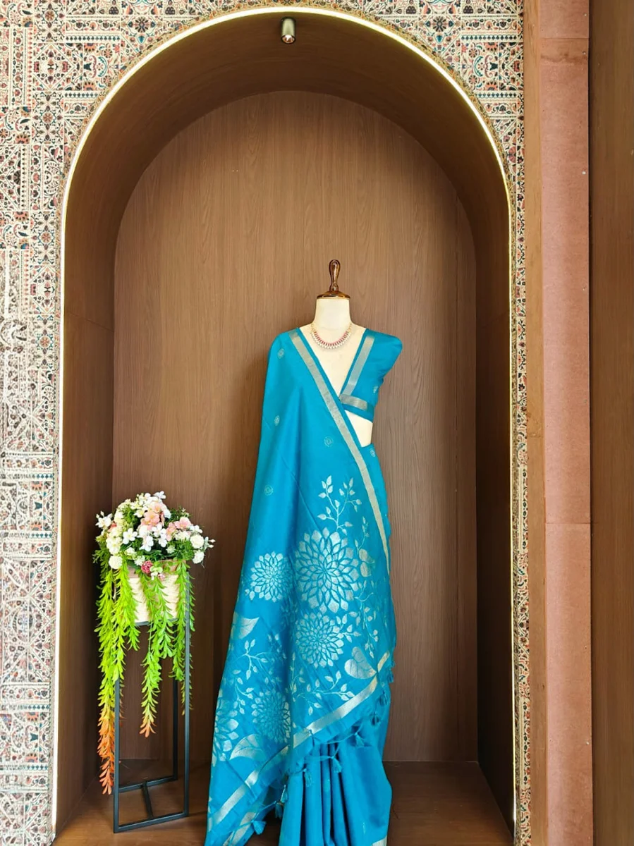 LV202CN29926-2  Premium Soft Khadi Raw Silk saree 4
