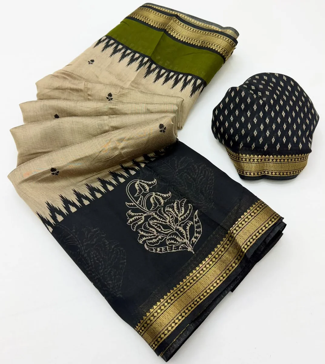 Soft Mul Cotton Saree with unique print, beautiful pallu & Zari border + matching blouse piece
