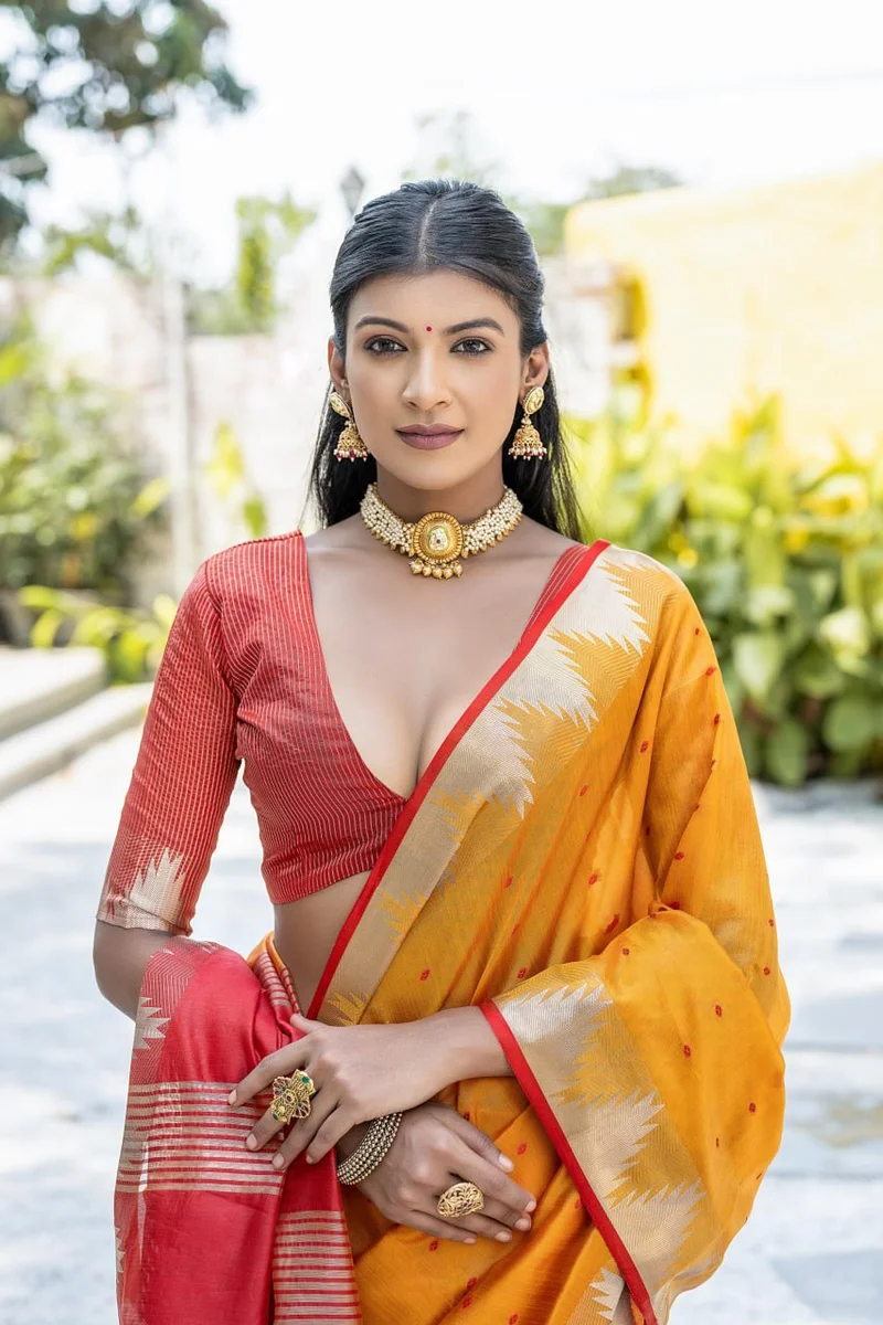 WhatsApp 📞 +917698385113 www.Laavsee.com __ LV202CN151026-1 ✨ Elisha Pyramid – Semi Tussar Silk Saree with all-over Bandhani Butti weaves, traditional temple b