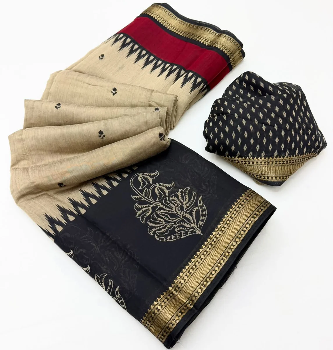 Soft Mul Cotton Saree with unique print, beautiful pallu & Zari border + matching blouse piece