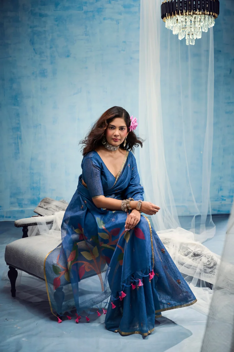 LV248CN151026-2 — Indriya - Series : 001 TO 004 , Saree : Munga Cotton Handloom Weaving , Blouse : Munga Cotton Handloom Weaving , Occasion : Festival wear, Car