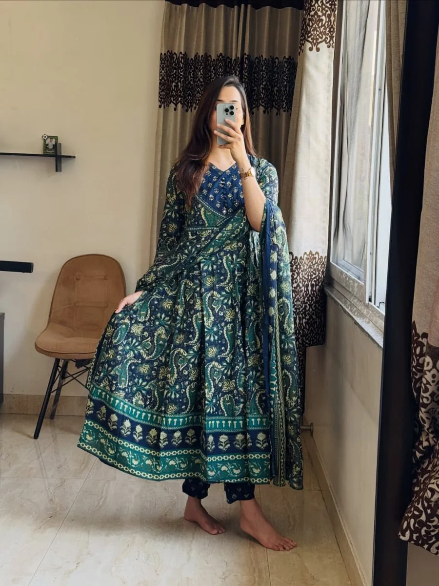 Anarkali style kurta set