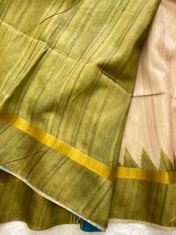 Product ID: m0ymzeyf  Soft Tussar Silk sarees with Beautiful Print With Attractive Border And Contrast Print Blouse 5