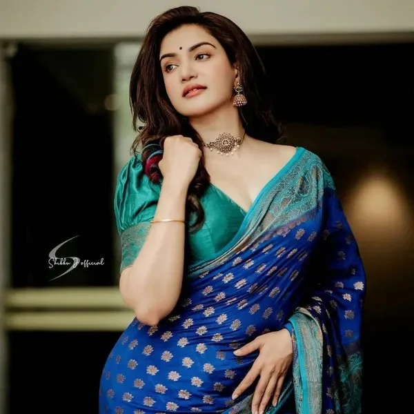 Product ID: NV4-ZvGw  Banarasi Semi-Silk Saree with Unstiched Blouse Piece