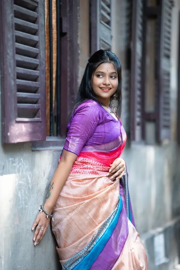 Product ID: QK1l1rSM  Soft Tussar Silk sarees with Beautiful Print With Attractive Border And Contrast Print Blouse 4