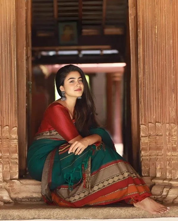 Product ID: zZCxRr6M  Rukmini Bottle green Narayanpet Pure cotton saree 4