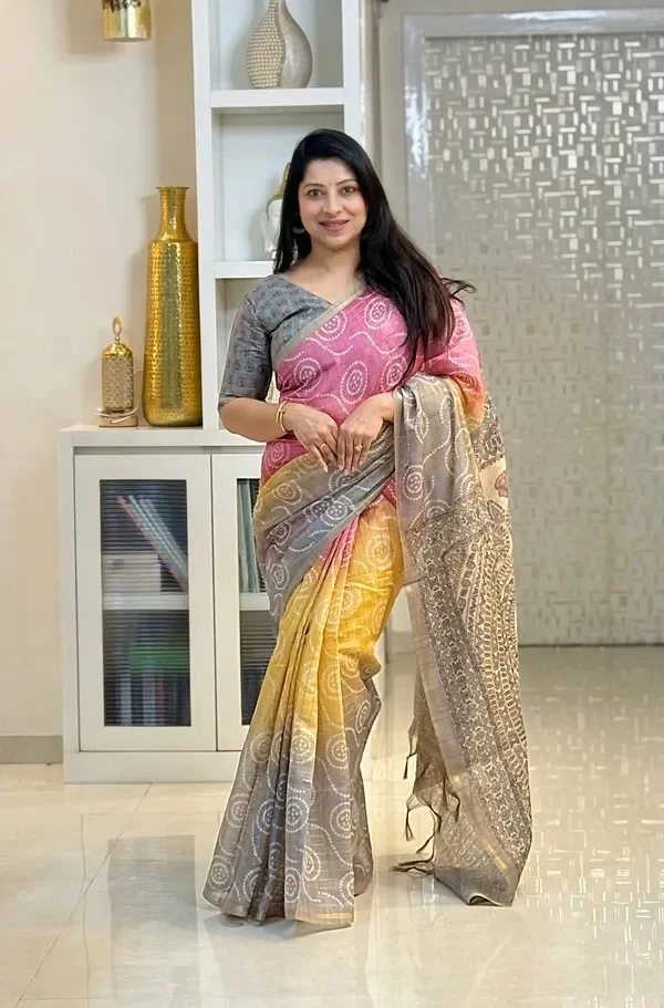 Product ID: 6KS5sTFp  Soft Semi Tussar Silk sarees with Beautiful Digital Print With Attractive Border And Contrast Print Blouse With Tassel 2