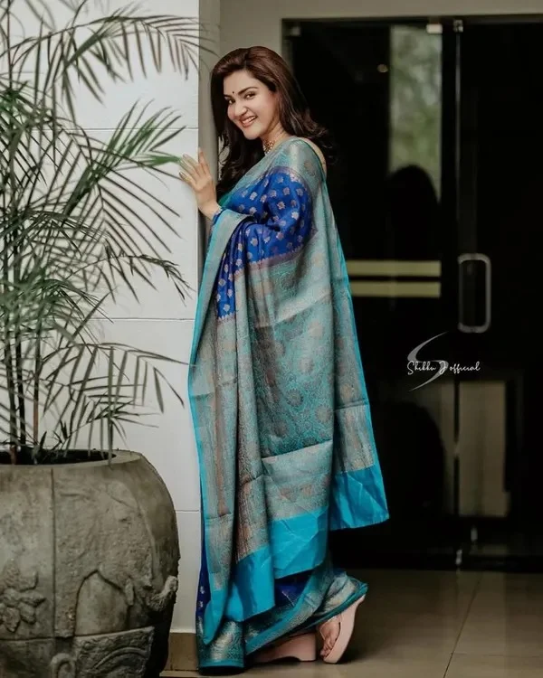 Product ID: NV4-ZvGw  Banarasi Semi-Silk Saree with Unstiched Blouse Piece 3