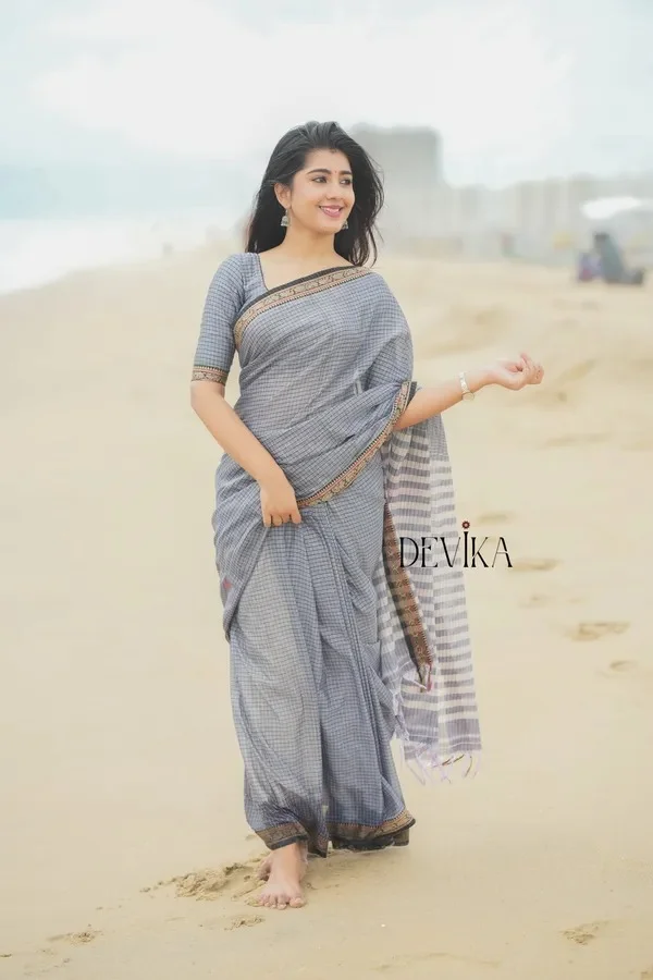 Product ID: 3lJ5h4Cm  Deepali Grey checked Pattern Narayanpet Pure cotton saree