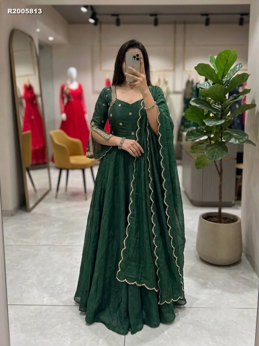 RK ethinics... Spakling Georgette glimmer gown with an Mono Chrome dupatta 4