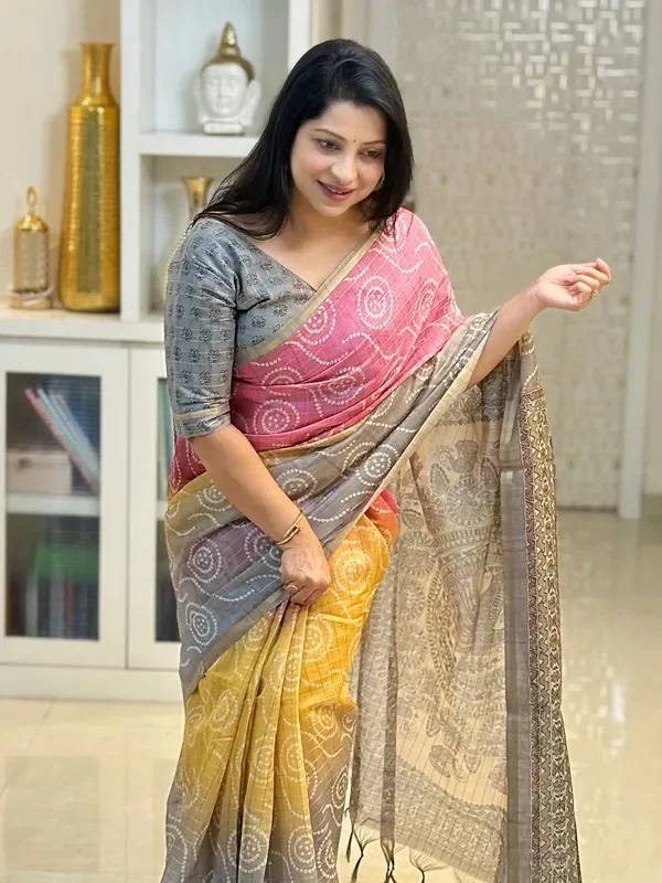 Product ID: 6KS5sTFp  Soft Semi Tussar Silk sarees with Beautiful Digital Print With Attractive Border And Contrast Print Blouse With Tassel 5
