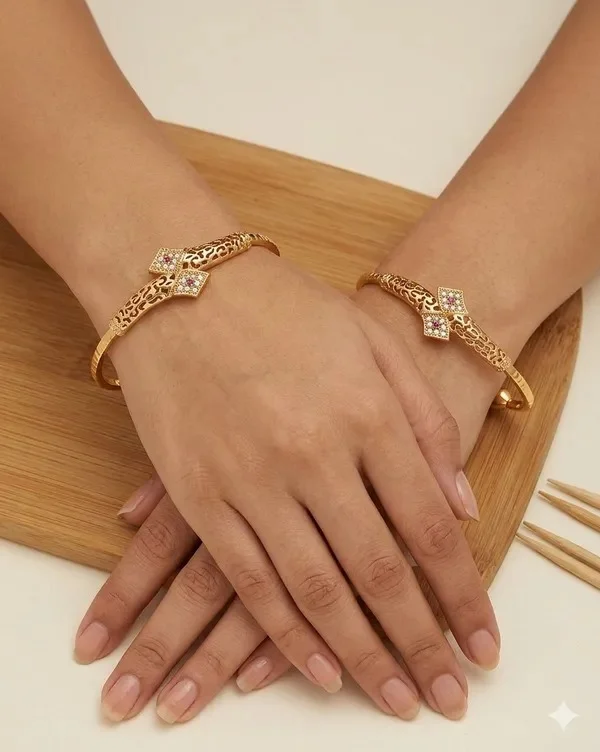Product ID: _9wMuLwn  Bestseller Micro Gold Plated Designer Fancy Watch And Adjustable Bracelet Combo 4