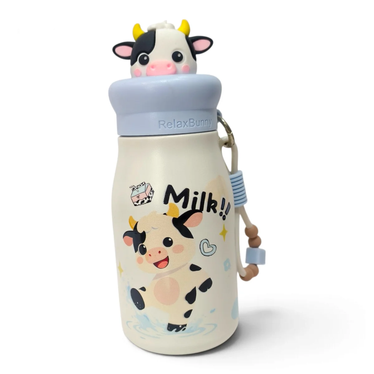 The cow-themed kids water bottle is displayed upright against a clean white background. It has a cream-coloured body with a playful cartoon cow, “Milk!” letteri